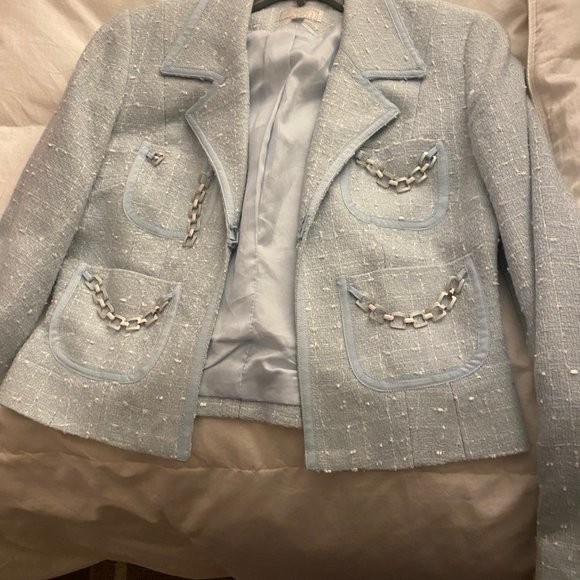 Blazer - Picture 2 of 2